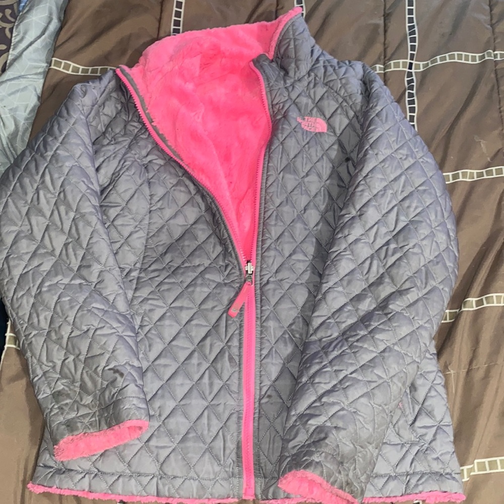 Size large women’s north face winter reversible coat